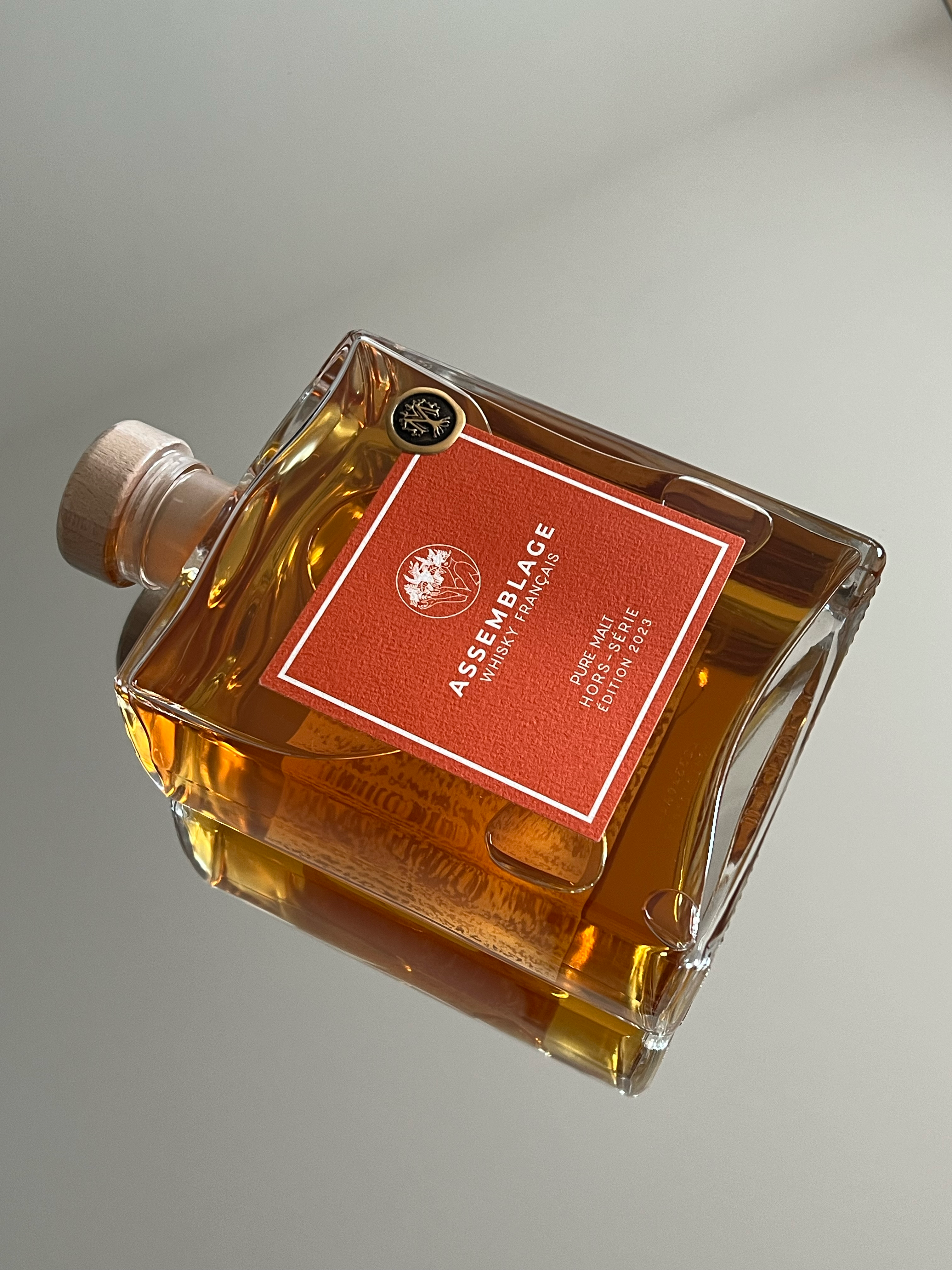 LA GARCONNIERE vous propose le Whisky français ASSEMBLAGE de MAISON MOUNICQ