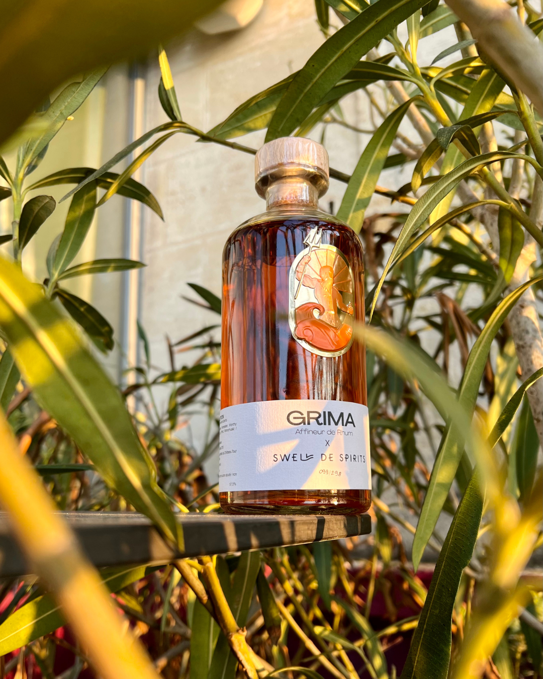 Rhum Grima x Swell de Spirits, rhum Jamaïcain affiné dans un fût de vin rouge de Bordeaux.