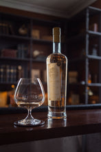 Load image into Gallery viewer, Vodka Nadé Vieillie Millésime 2018 - Suggestion de dégustation
